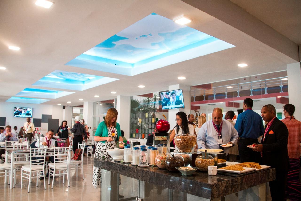 קוצ'במבה Hotel Regina Resort & Convenciones מראה חיצוני תמונה